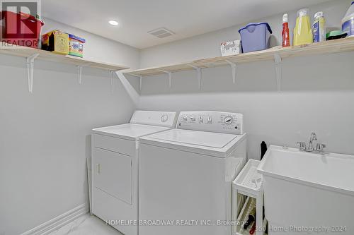 41 Davos Road, Vaughan, ON - Indoor Photo Showing Laundry Room