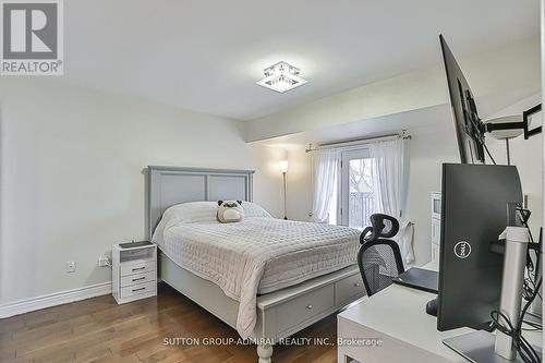 142 Larratt Lane, Richmond Hill, ON - Indoor Photo Showing Bedroom