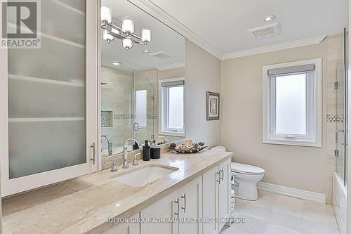 142 Larratt Lane, Richmond Hill, ON - Indoor Photo Showing Bathroom