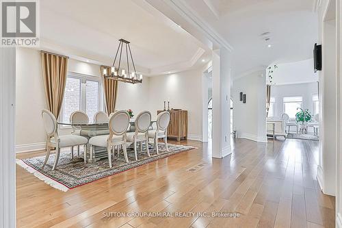 142 Larratt Lane, Richmond Hill, ON - Indoor Photo Showing Dining Room