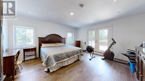 14635 Woodbine Avenue, Whitchurch-Stouffville, ON - Indoor Photo Showing Bedroom