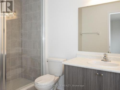 23 - 420 Newman Drive, Cambridge, ON - Indoor Photo Showing Bathroom