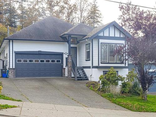 727 Rogers Ave, Saanich, BC 