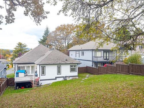 727 Rogers Ave, Saanich, BC 