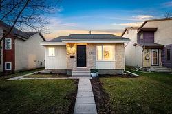 253 Burland AVE  Winnipeg, MB R2N 2S7