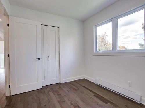 Bedroom - 203 Rue Desnoyers, Mont-Saint-Hilaire, QC - Indoor Photo Showing Other Room