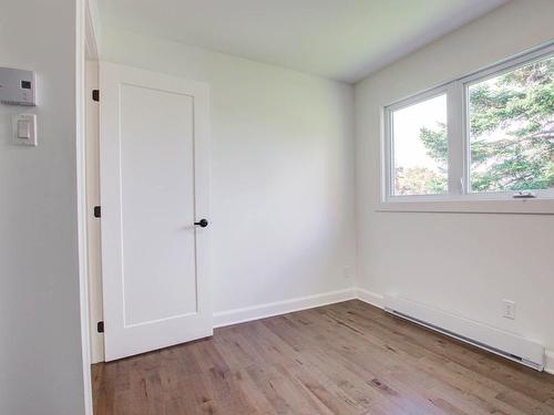 Bedroom - 203 Rue Desnoyers, Mont-Saint-Hilaire, QC - Indoor Photo Showing Other Room