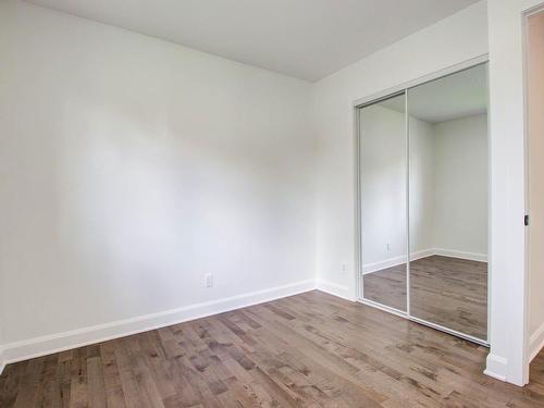 Bedroom - 203 Rue Desnoyers, Mont-Saint-Hilaire, QC - Indoor Photo Showing Other Room