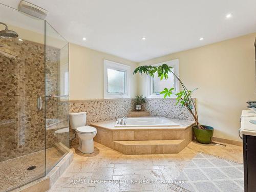 99 Kenpark Ave, Brampton, ON - Indoor Photo Showing Bathroom