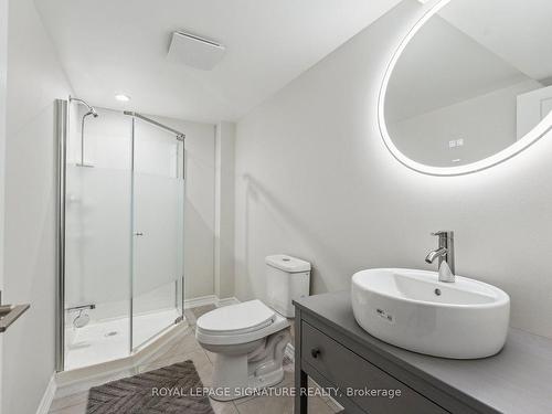 99 Kenpark Ave, Brampton, ON - Indoor Photo Showing Bathroom