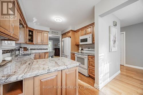 1513 Woodruff Crescent, Pickering (Amberlea), ON - Indoor Photo Showing Kitchen