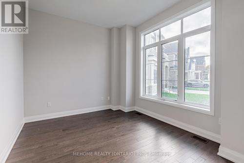 15 Kenneth Campbell Court, Aurora, ON - Indoor Photo Showing Other Room