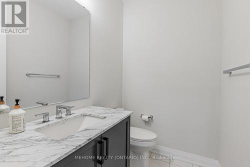 15 Kenneth Campbell Court, Aurora, ON - Indoor Photo Showing Bathroom