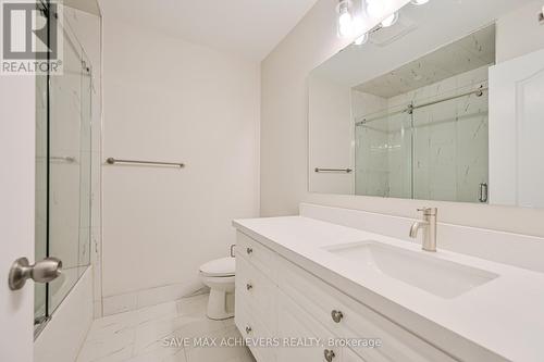 31 Histon Crescent, Brampton, ON - Indoor Photo Showing Bathroom