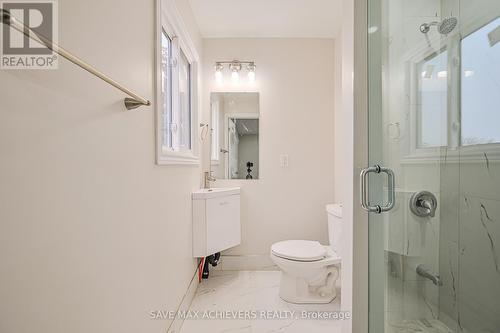 31 Histon Crescent, Brampton, ON - Indoor Photo Showing Bathroom