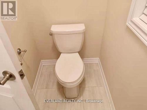 372 Threshing Mill Boulevard, Oakville, ON - Indoor Photo Showing Bathroom