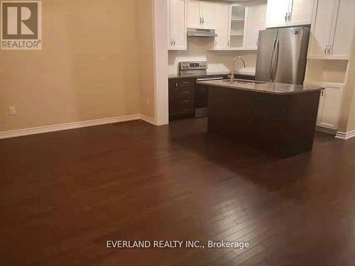 372 Threshing Mill Boulevard, Oakville, ON - Indoor Photo Showing Kitchen