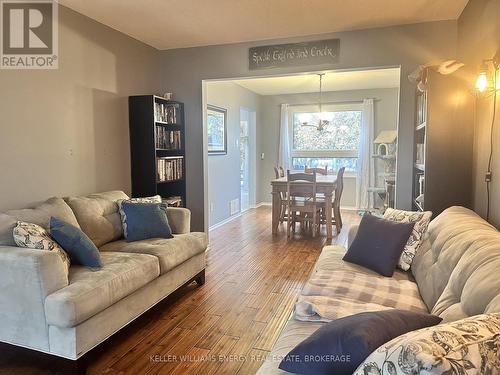 9 Maple Avenue, Asphodel-Norwood (Norwood), ON - Indoor Photo Showing Living Room