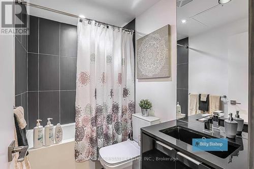 807 - 70 Temperance Street, Toronto, ON - Indoor Photo Showing Bathroom