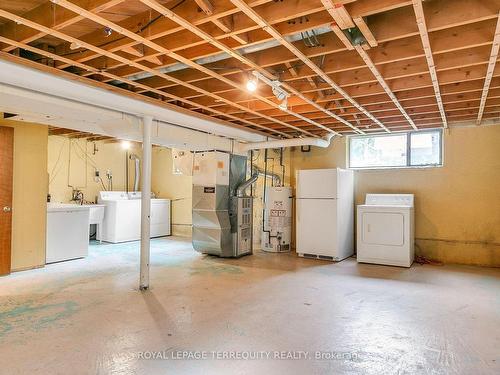 16 Florida Cres, Toronto, ON - Indoor Photo Showing Basement