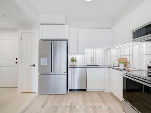 904-12 Woodstream Blvd, Vaughan, ON - Indoor Photo Showing Kitchen With Stainless Steel Kitchen