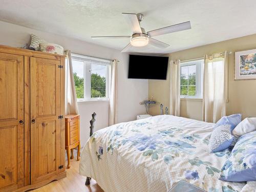 Chambre Ã  coucher principale - 49 Rue Taillefer, Grenville-Sur-La-Rouge, QC - Indoor Photo Showing Bedroom