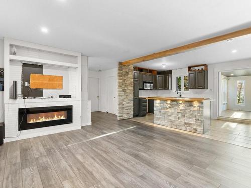 Salon - 1284 Rue Du Vice-Roi, Québec (Charlesbourg), QC - Indoor Photo Showing Living Room With Fireplace