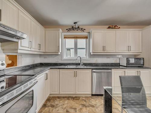 Kitchen - 14 Rue Du Fondeur, Lévis (Desjardins), QC - Indoor Photo Showing Kitchen With Double Sink