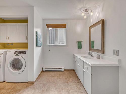 Salle d'eau - 14 Rue Du Fondeur, Lévis (Desjardins), QC - Indoor Photo Showing Laundry Room