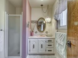 Ensuite bathroom - 