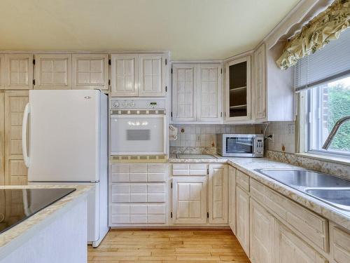 Cuisine - 139 Boul. De L'Assomption, Repentigny (Repentigny), QC - Indoor Photo Showing Kitchen With Double Sink