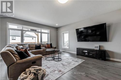 49 Keating Street, Guelph, ON - Indoor Photo Showing Living Room