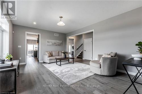 49 Keating Street, Guelph, ON - Indoor Photo Showing Living Room