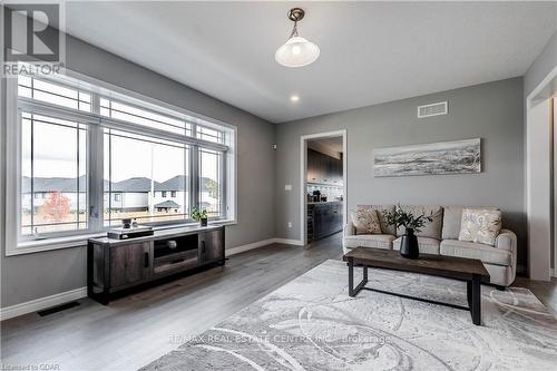 49 Keating Street, Guelph, ON - Indoor Photo Showing Living Room