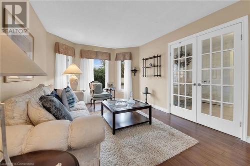 117 Olive Street, Grimsby, ON - Indoor Photo Showing Living Room