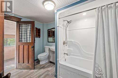 67.5 Chestnut Street, St. Thomas, ON - Indoor Photo Showing Bathroom