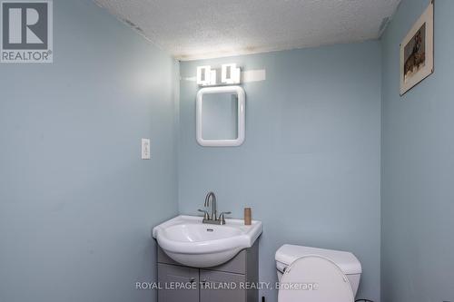 67.5 Chestnut Street, St. Thomas, ON - Indoor Photo Showing Bathroom