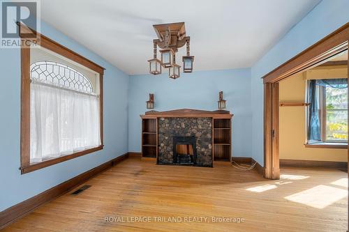 67.5 Chestnut Street, St. Thomas, ON - Indoor With Fireplace