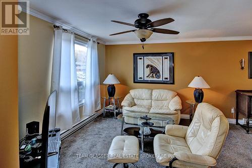 12 - 351 Highview Avenue E, London, ON - Indoor Photo Showing Living Room