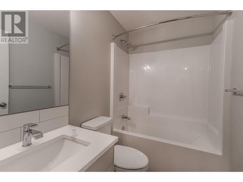 208 Corral Boulevard, Cranbrook, BC - Indoor Photo Showing Bathroom