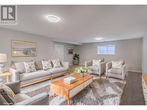 208 Corral Boulevard, Cranbrook, BC - Indoor Photo Showing Living Room