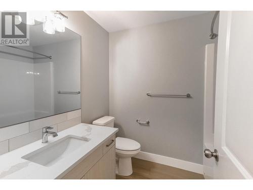 208 Corral Boulevard, Cranbrook, BC - Indoor Photo Showing Bathroom