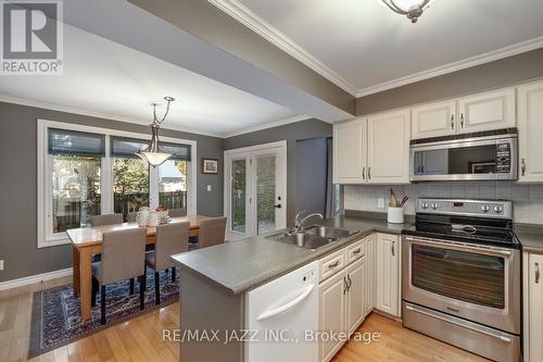 69 Foxhunt Trail, Clarington (Courtice), ON - Indoor Photo Showing Kitchen With Double Sink