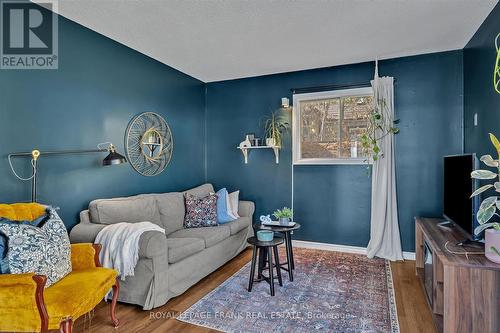 224 Caddy Street, Peterborough (Ashburnham), ON - Indoor Photo Showing Living Room