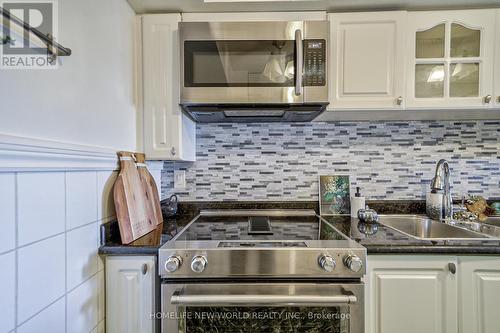 918 - 1485 Lakeshore Road E, Mississauga, ON - Indoor Photo Showing Kitchen