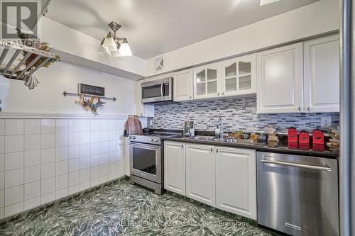 918 - 1485 Lakeshore Road E, Mississauga, ON - Indoor Photo Showing Kitchen With Stainless Steel Kitchen