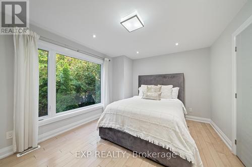 101 Clearbrooke Circle, Toronto, ON - Indoor Photo Showing Bedroom