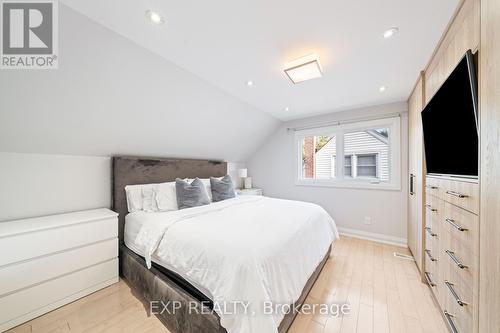 101 Clearbrooke Circle, Toronto, ON - Indoor Photo Showing Bedroom