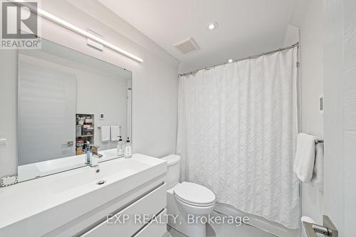 101 Clearbrooke Circle, Toronto, ON - Indoor Photo Showing Bathroom