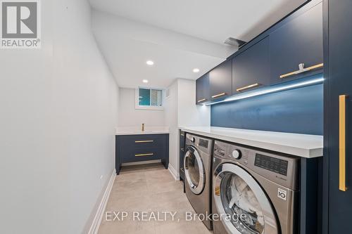 101 Clearbrooke Circle, Toronto, ON - Indoor Photo Showing Laundry Room